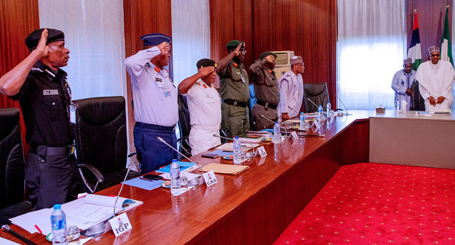 Insecurity: Buhari meets Security Chiefs in Abuja