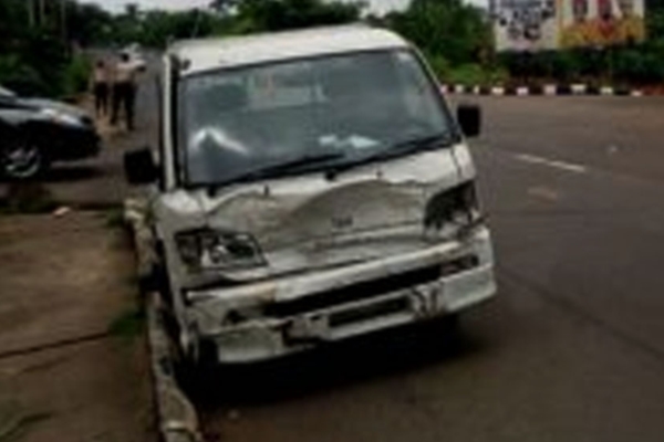 Man dies after falling off vehicle in Anambra