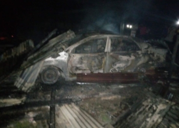 Cars destroyed as fire guts mechanic shop in Delta (photos)