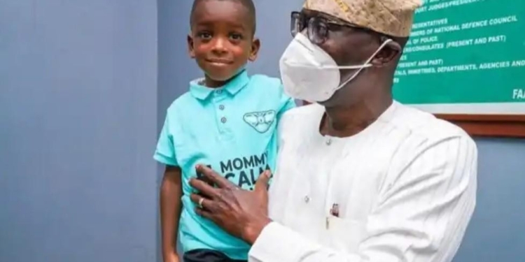 PHOTOS: Lagos state governor, Sanwo-Olu meets the boy in the 'mummy calm down' video