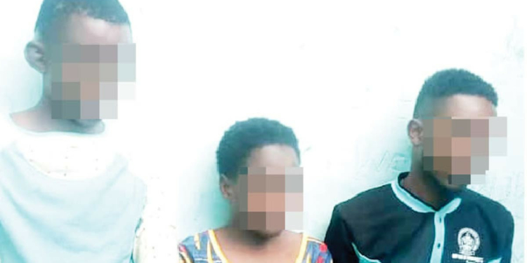 Peacemaker stabbed to death as rivals fight over girlfriend in Lagos