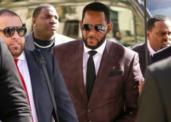 R.Kelly's friends charged for threatening women who accused the singer of sex crimes