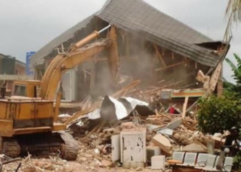 Enugu Govt demolishes house of man who pulled down Airport fence