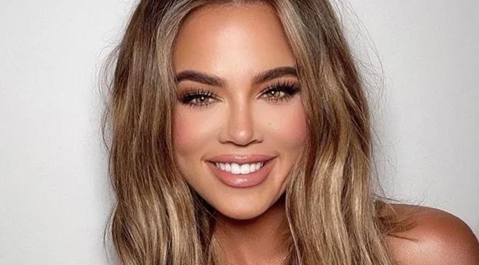 Khloe Kardashian's photoshop fail unveiled after dramatic original snap surfaces