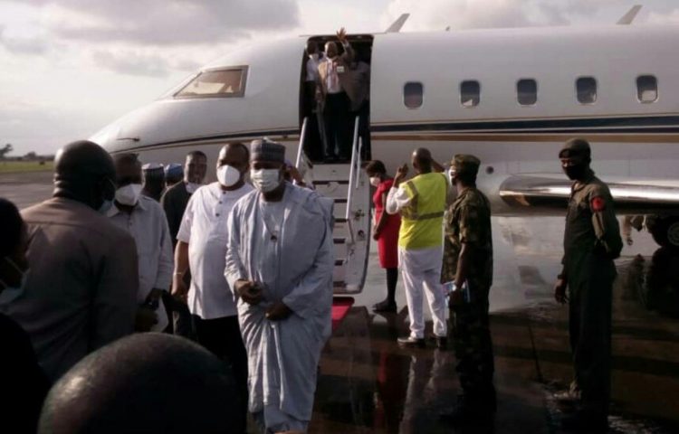 PHOTO: Billionaire Prince Arthur Eze praises Buhari as he makes first flight ahead of reopening of Enugu