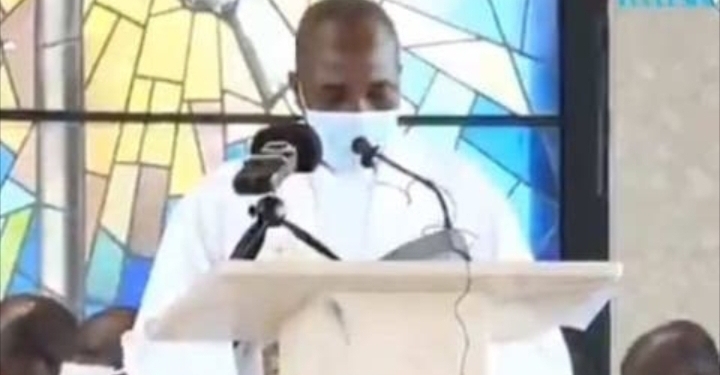 VIDEO: Catholic priest slumps and dies while preaching in Cameroon