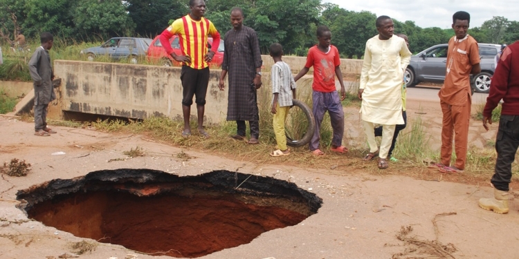 Lane shuts off as sinkhole eats up section of Kaduna-Zaria highway