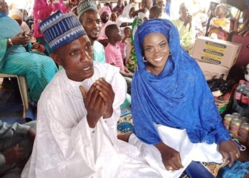 Blue-eyed lady allegedly abandoned by husband remarries him (Photos)