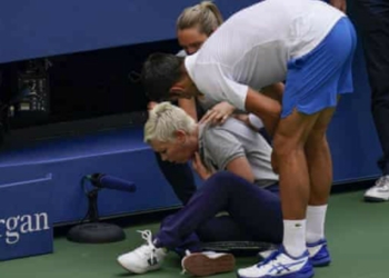 Djokovic disqualified from US Open after hitting line Judge with ball