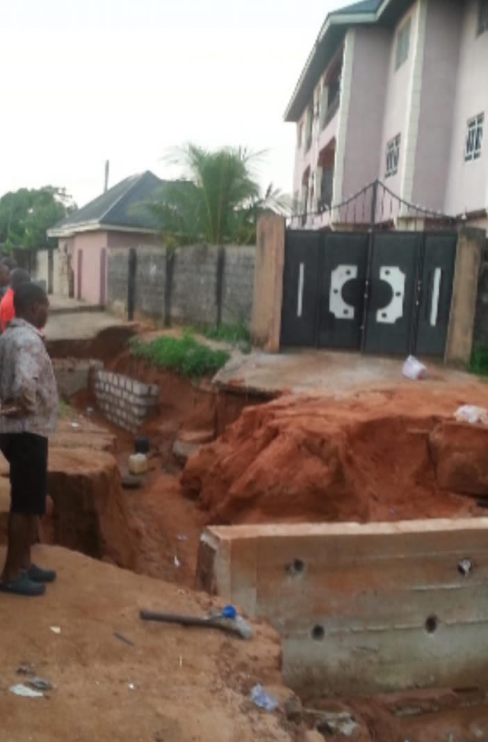 PHOTO: Several families trapped as landslide surrounds buildings in Owerri after heavy downpour