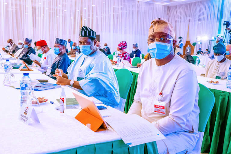 PHOTOS: Buhari promises to deliver 2nd Niger Bridge by 2023 at ministerial retreat