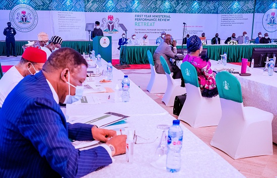 PHOTOS: Buhari promises to deliver 2nd Niger Bridge by 2023 at ministerial retreat