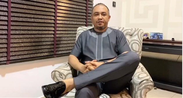 Daddy Freeze apologizes to Bishop David Oyedepo for referring to him as a "Bald-headed fowl" (video)