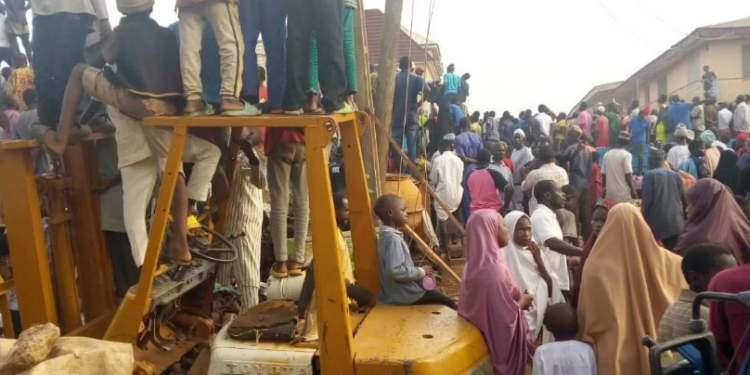 2 dead, 8 rescued as building collapses in Kano