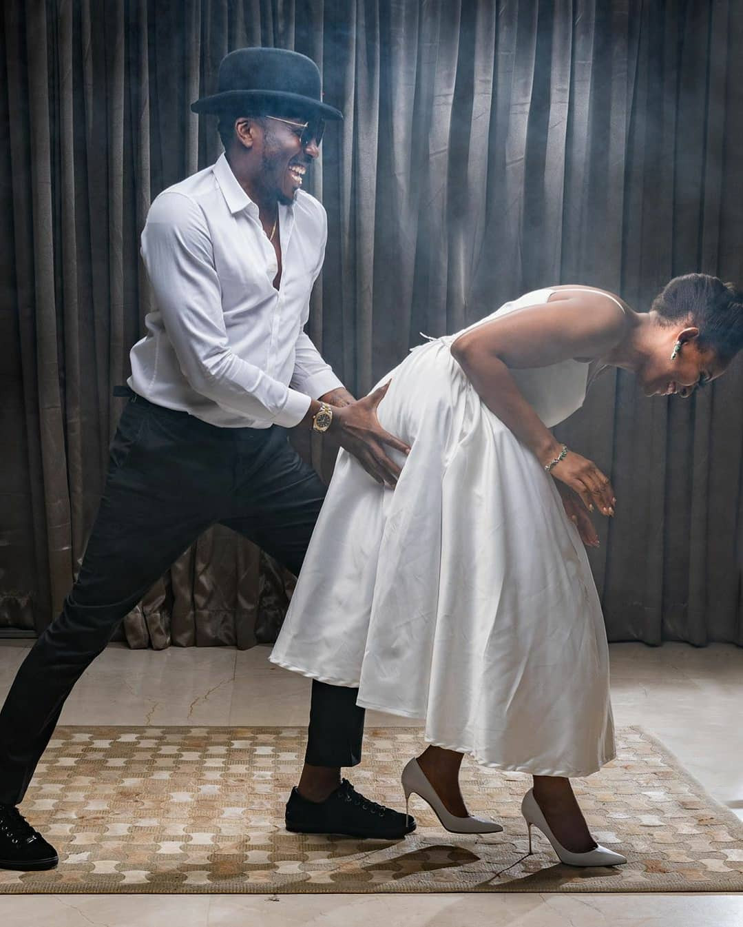 Comedian Bovi celebrates 11th wedding anniversary with beautiful family photos