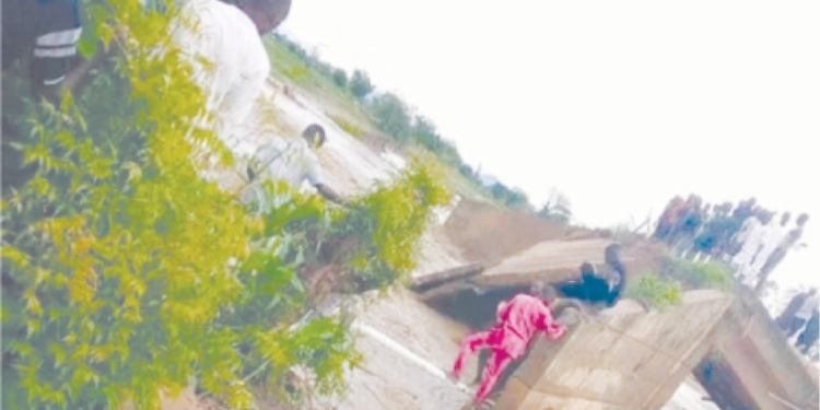 Wuro-Gayandi bridge collapses, cut off Madagali, Adamawa