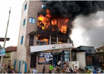 PHOTOS: Abeokuta shopping mall guts fire