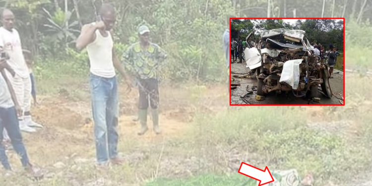 PHOTOS: 11 funeral attendants die in fatal auto crash along Calabar-Ikom road