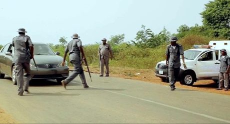 VIDEO: Riot in Ogun as customs allegedly kill another youth on New Year’s eve