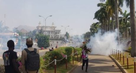 PHOTOS: One Reportedly Killed As Police And Shiites Clash In Abuja