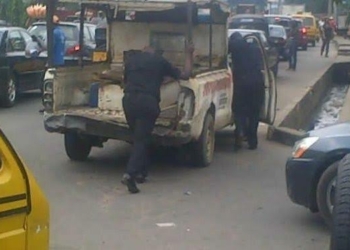Officers pushing a faulty operational vehicle on duty (Image for depiction)