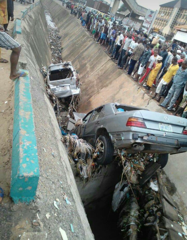  Three Bank staff reportedly dead after their car was swept away by flood in Onitsha (Photos)