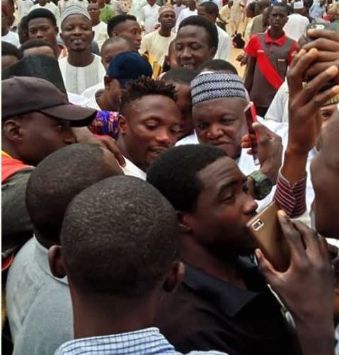 Football fans mob Super Eagles striker, Ahmed Musa at National?mosque In Abuja (Photos)?