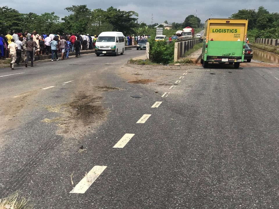 Many feared dead as commercial bus plunges into river in Edo (photos/video)