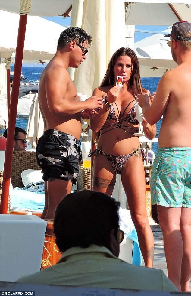 Katie Price, 40, spotted smooching new toyboy lover Alex Anderson, 25, less than 24 hours after split from, 29-year-old Kris Boyson (Photos)