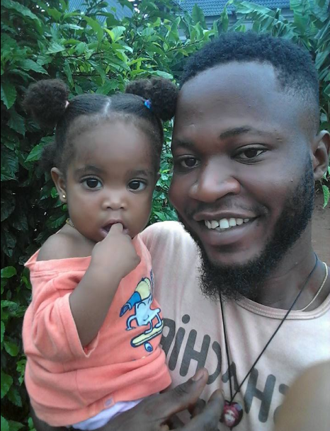 Young father cries on Facebook after his daughter dies of an illness, says "My world